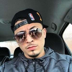 Meet your Posher, Carlos